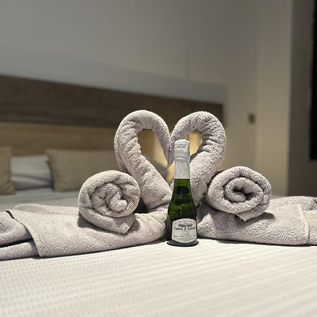 Lujo A Tu Alcance Con Spa Y Garaje Pleno Centro Уэльва Экстерьер фото