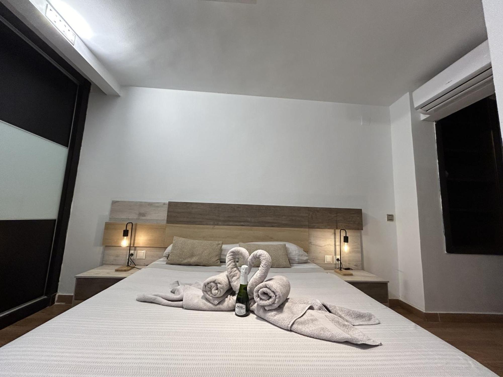 Lujo A Tu Alcance Con Spa Y Garaje Pleno Centro Уэльва Экстерьер фото