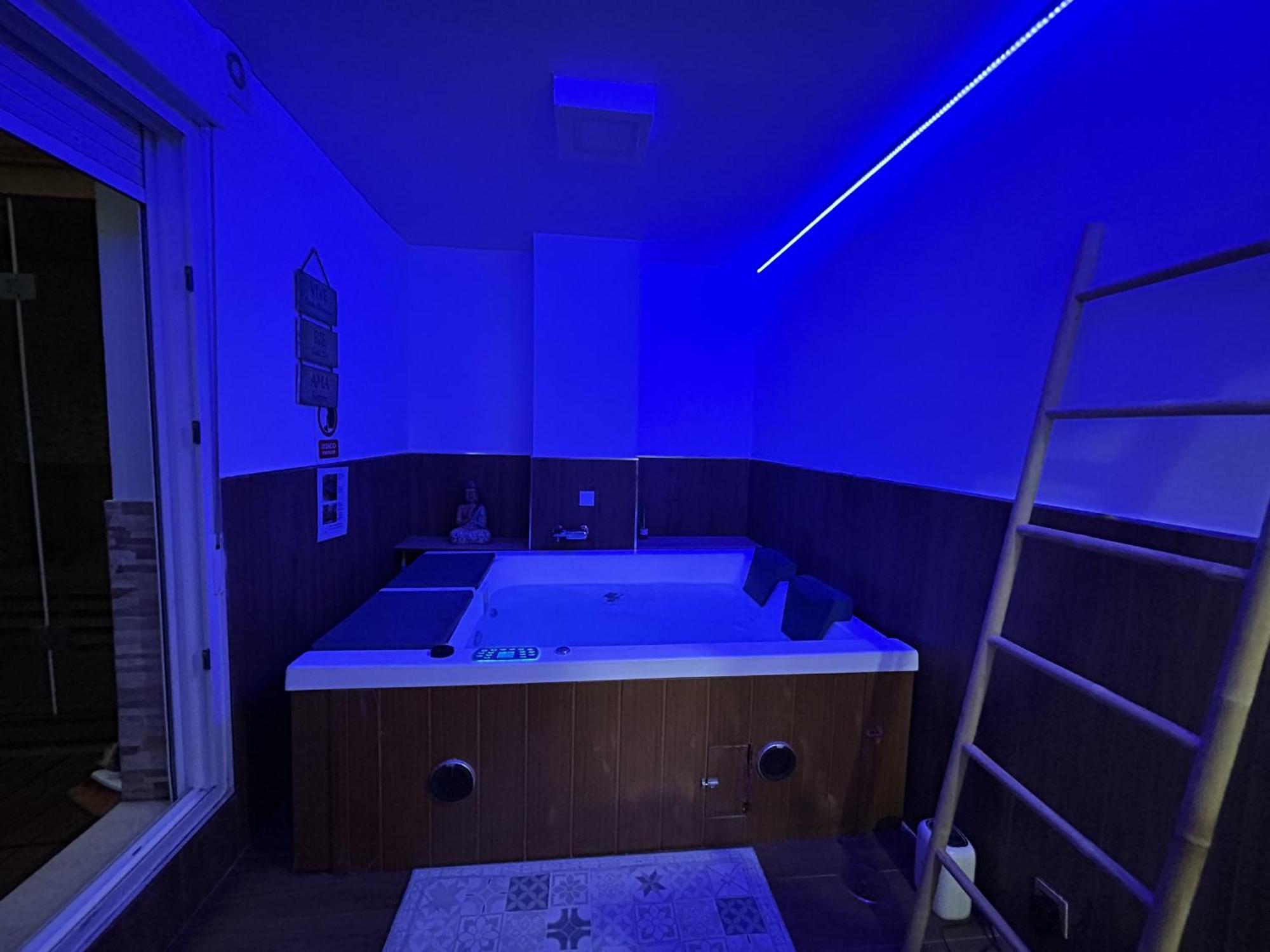 Lujo A Tu Alcance Con Spa Y Garaje Pleno Centro Уэльва Экстерьер фото