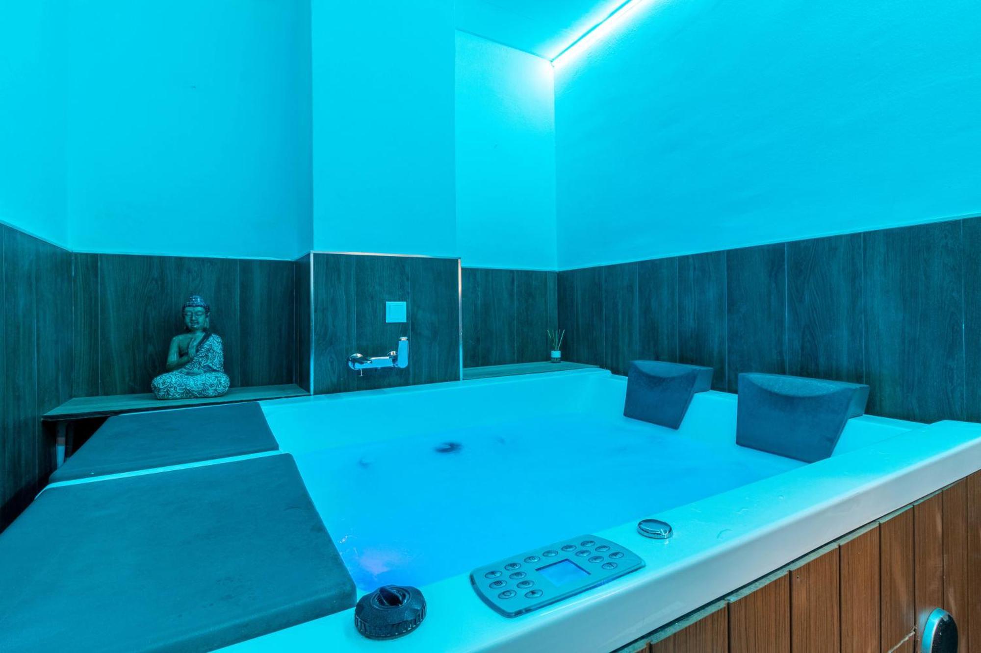 Lujo A Tu Alcance Con Spa Y Garaje Pleno Centro Уэльва Экстерьер фото